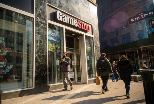 Meme mania returns. GameStop and AMC soar - Vimarsana News