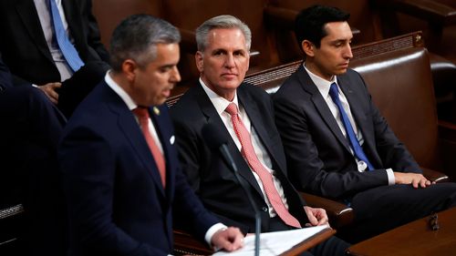 McCarthy flips 15 votes as he fights for the speaker's gavel - Vimarsana News