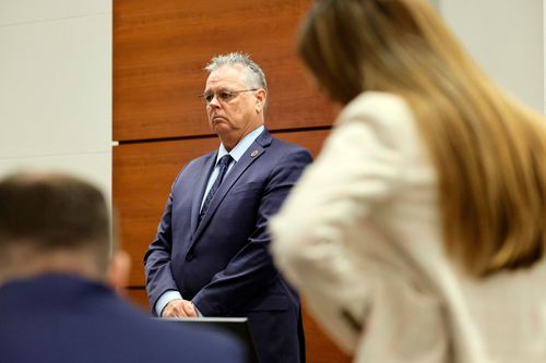 Then-Parkland school resource officer who stayed outside during mass shooting found not guilty - Vimarsana News