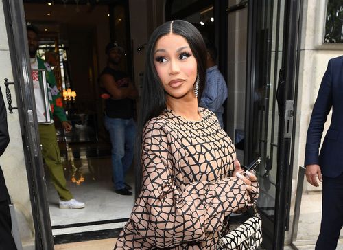 Cardi B will not be charged related to microphone-throwing incident, police say - Vimarsana News
