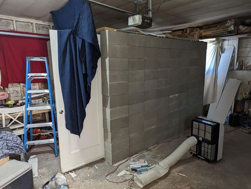 Man accused of holding a woman in a cinder block 'dungeon' in his Oregon home has pleaded not guilty - Erie News Now - Vimarsana News