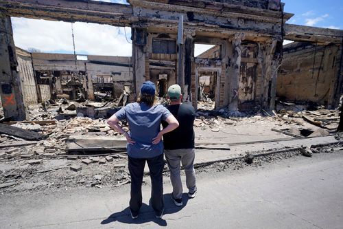 'A gigantic pile of ash.' Maui restaurant owners describe devastating losses - Erie News Now - Vimarsana News