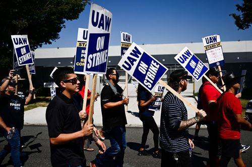 UAW to expand strike at Ford and GM, Fain says, but sees progress at Stellantis - Vimarsana News
