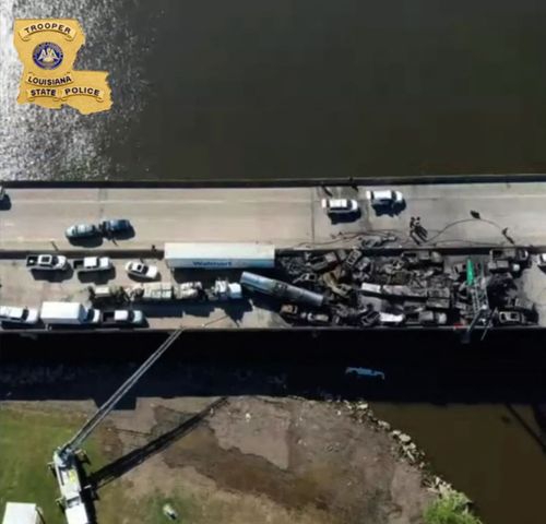 7 People dead after more than 160 vehicles crashed along Louisiana's I-55 amid dense fog, officials say - Vimarsana News