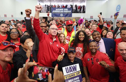 The UAW won big against Detroit automakers. Unionizing Tesla and Toyota will be tougher - Vimarsana News