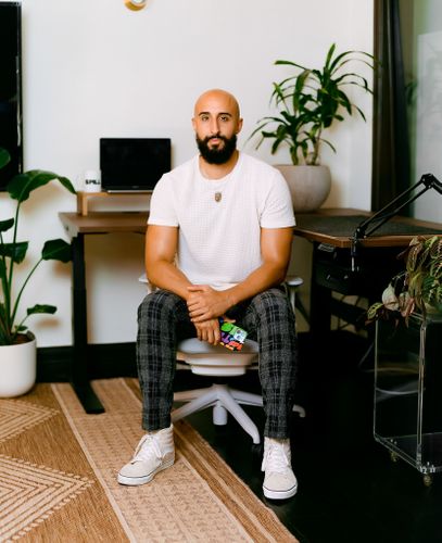 He was laid off by Elon Musk. Within hours, he had a plan to outdo Twitter - Vimarsana News