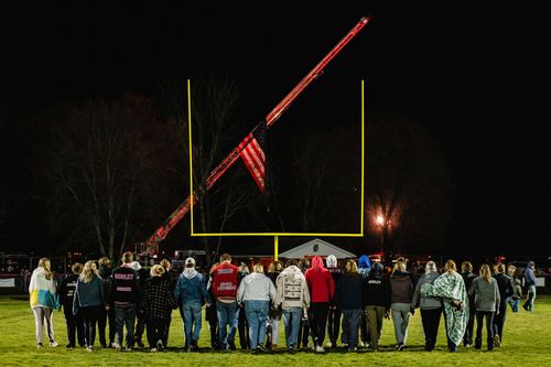 NTSB head calls deaths on America's roadways a 'public health crisis' as Ohio high school mourns 6 killed in crash - Vimarsana News