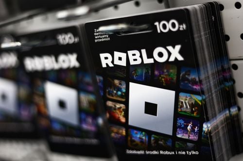 Download Enjoying the Virtual World with Roblox Boy Wallpaper