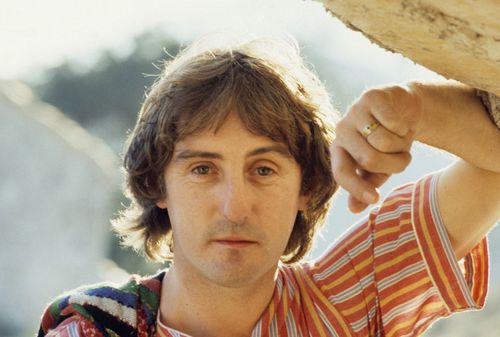 Denny Laine, co-founder of bands Wings and The Moody Blues, dies at 79 - Vimarsana News