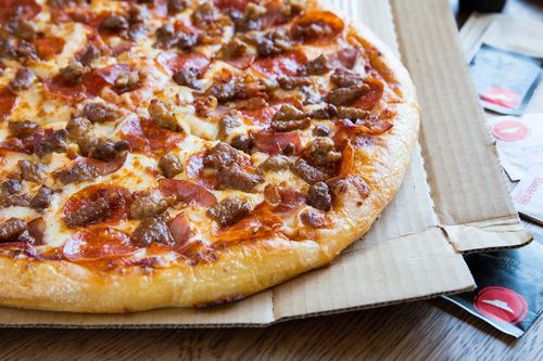 Pizza Hut is gifting deliveristas of all types free pizza this holiday season - Vimarsana News