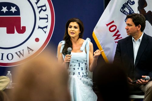Casey and Ron DeSantis play cleanup over Iowa caucus remarks - Vimarsana News