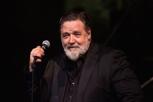 Russell Crowe says he's related to the last man executed by beheading in England - Vimarsana News