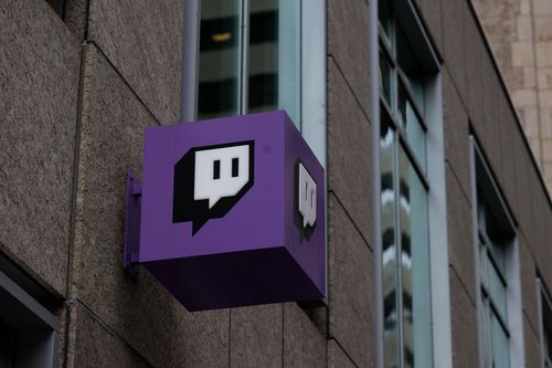 Amazon will cut hundreds of jobs, including at game streaming firm Twitch - Vimarsana News