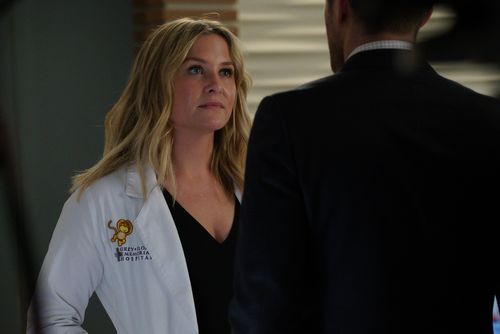 'Grey's Anatomy' to welcome back Jessica Capshaw as Dr. Arizona Robbins when it returns next month - Vimarsana News