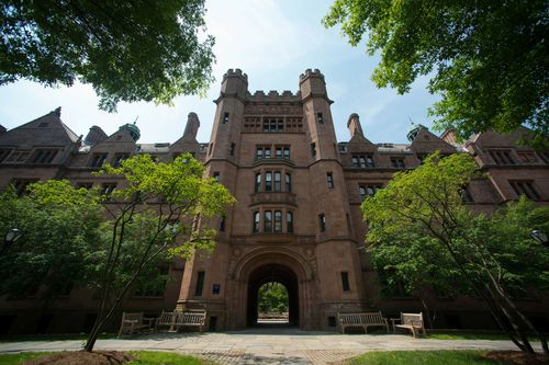 Yale apologizes for past ties to slavery - Vimarsana News