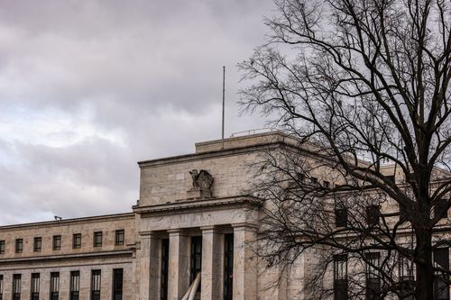 Higher-for-longer interest rates favor large companies over their smaller rivals in many ways - Vimarsana News