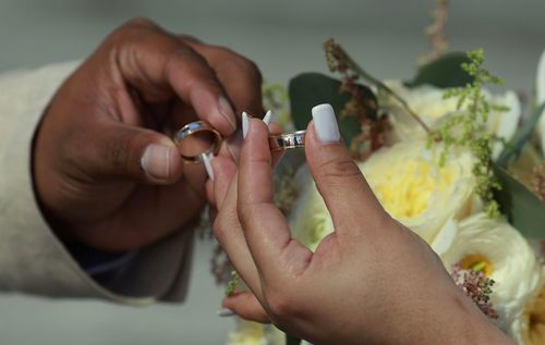 Gen Z is getting married. Together with Millennials, they're putting their own spin on weddings - Vimarsana News