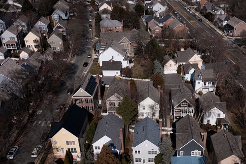 Mortgage rates edge closer to 7%, dampening start of spring homebuying season - Vimarsana News