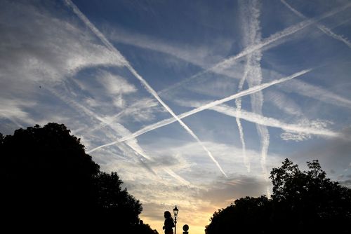 The truth behind those white streaks trailing behind jets in the sky - Vimarsana News