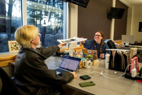 2 Small Iowa towns faced losing their local newspaper. Student journalists stepped in - Vimarsana News