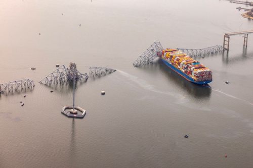NTSB set to speak with pilots of the cargo ship that brought down a Baltimore bridge as a dangerous salvage operation looms - Vimarsana News