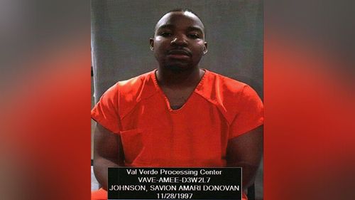 Texas National Guard member arrested and charged after allegedly smuggling a migrant and leading officers on high-speed chase - Vimarsana News