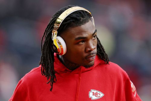 Kansas City Chiefs receiver Rashee Rice surrenders to police in connection with 6-car crash in Dallas - Vimarsana News