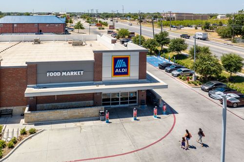 Aldi's 'aisle of shame' is a middle row of goodies that have nothing to do with groceries. Shoppers are huge fans of it - Vimarsana News