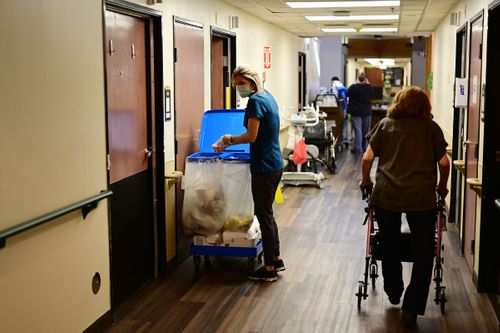 Biden administration finalizes controversial minimum staffing mandate at nursing homes - Vimarsana News