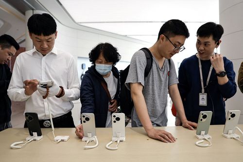 Huawei sales are soaring in China as Apple sinks - Vimarsana News