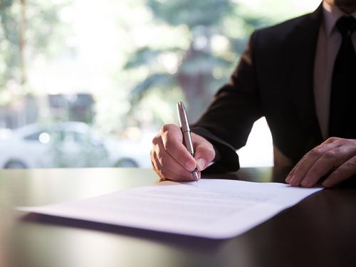 FTC votes to ban most employers from using noncompete clauses. But legal challenge is expected - Vimarsana News