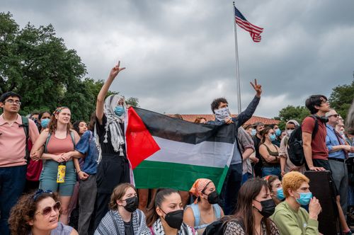 As pro-Palestinian protests sweep campus, student journalists are rushing to the big story and exams - Vimarsana News