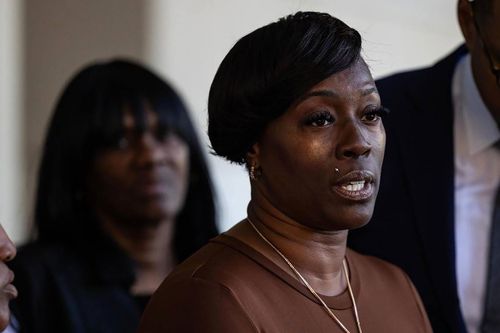 Prosecutor files appeal after Texas woman's illegal voting conviction overturned - Vimarsana News