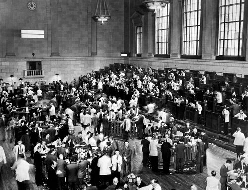 Dow briefly tops 40,000 for first time but ends the day lower - Vimarsana News