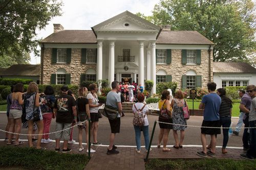 The future of Elvis Presley's Graceland could be decided in court Wednesday - Vimarsana News